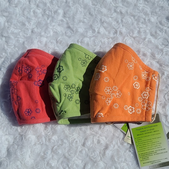 Set of 3 adult flowers print Hikosen Cara Masks - Picture 3 of 8